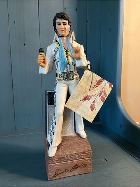 Vintage 1977 White and Blue Decorative Elvis-Style Ceramic Figurine Music Box